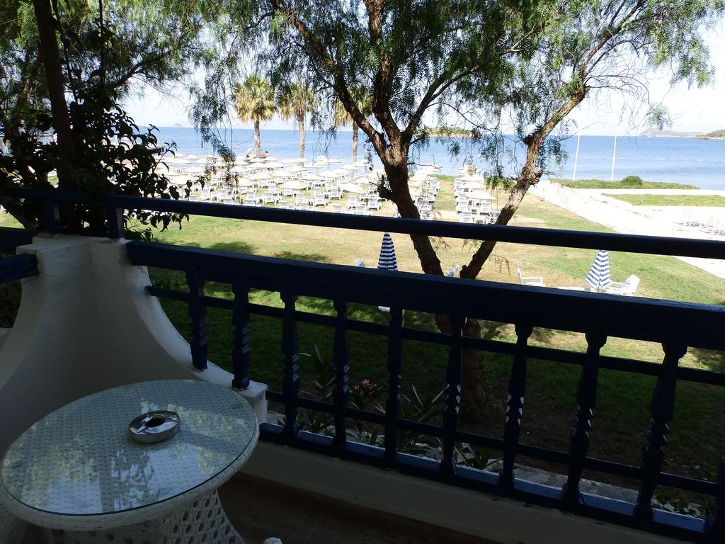 Club Blue White All Inclusive Turgutreis Pokoj fotografie