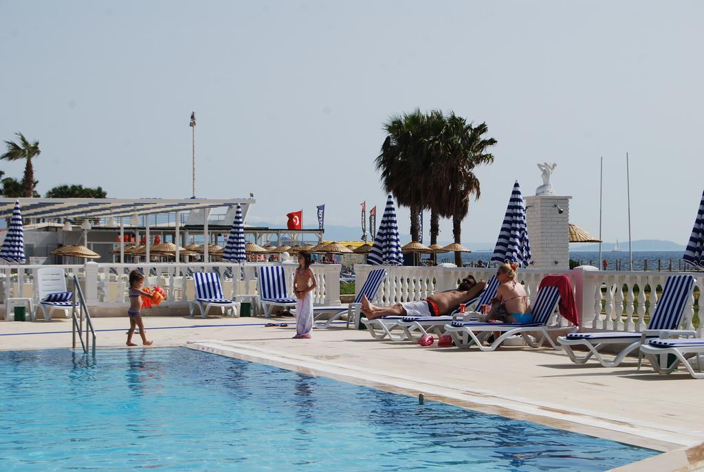 Club Blue White All Inclusive Turgutreis Exteriér fotografie